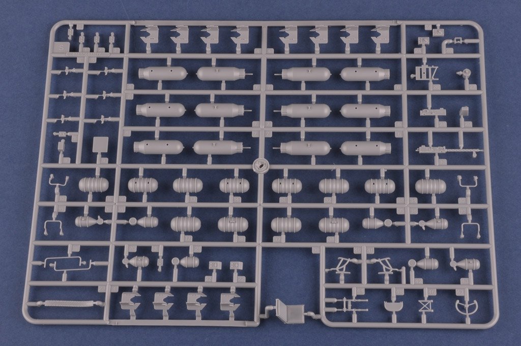 Hobby Boss 83211 B-24J Liberator 1/32 – immagine 13