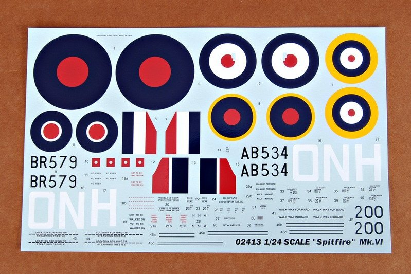 Trumpeter 02413 Spitfire MK.VI 1/24 – zdjęcie 4