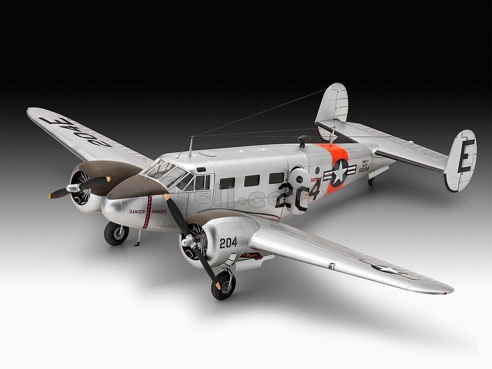 Revell 03811 Beechcraft Modèle 18 1/48 – image 8