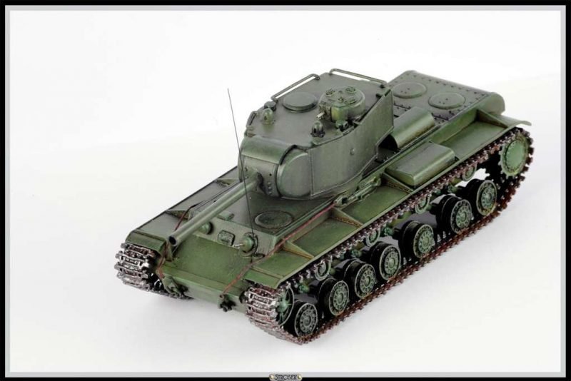PST 72059 KV-220 Heavy Tank 1/72 – zdjęcie 2