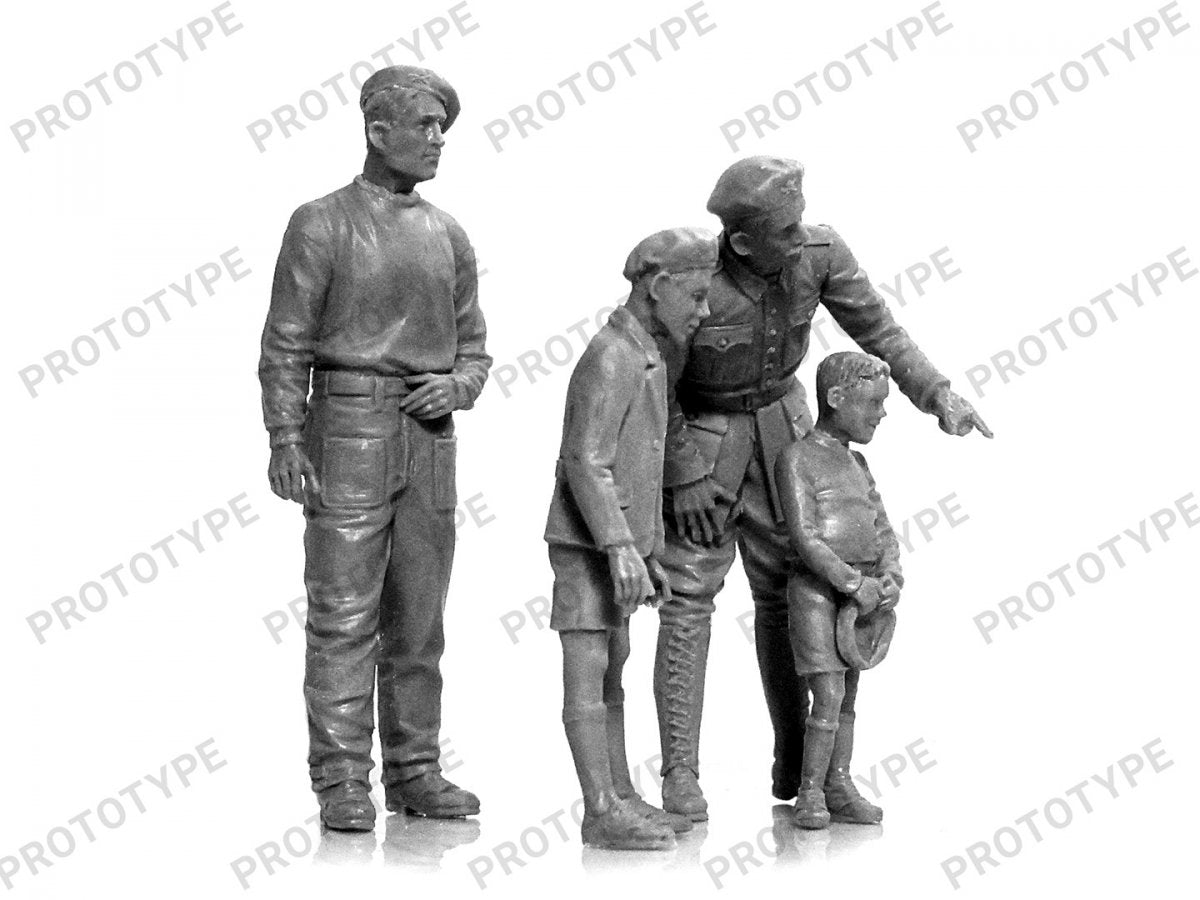 ICM 35338 FCM 36 with French Tank Crew 1/35 – imagen 6