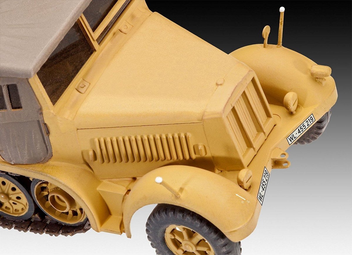 Revell 03263 Sd.Kfz. 7 (Late Production) 1/72 – image 4