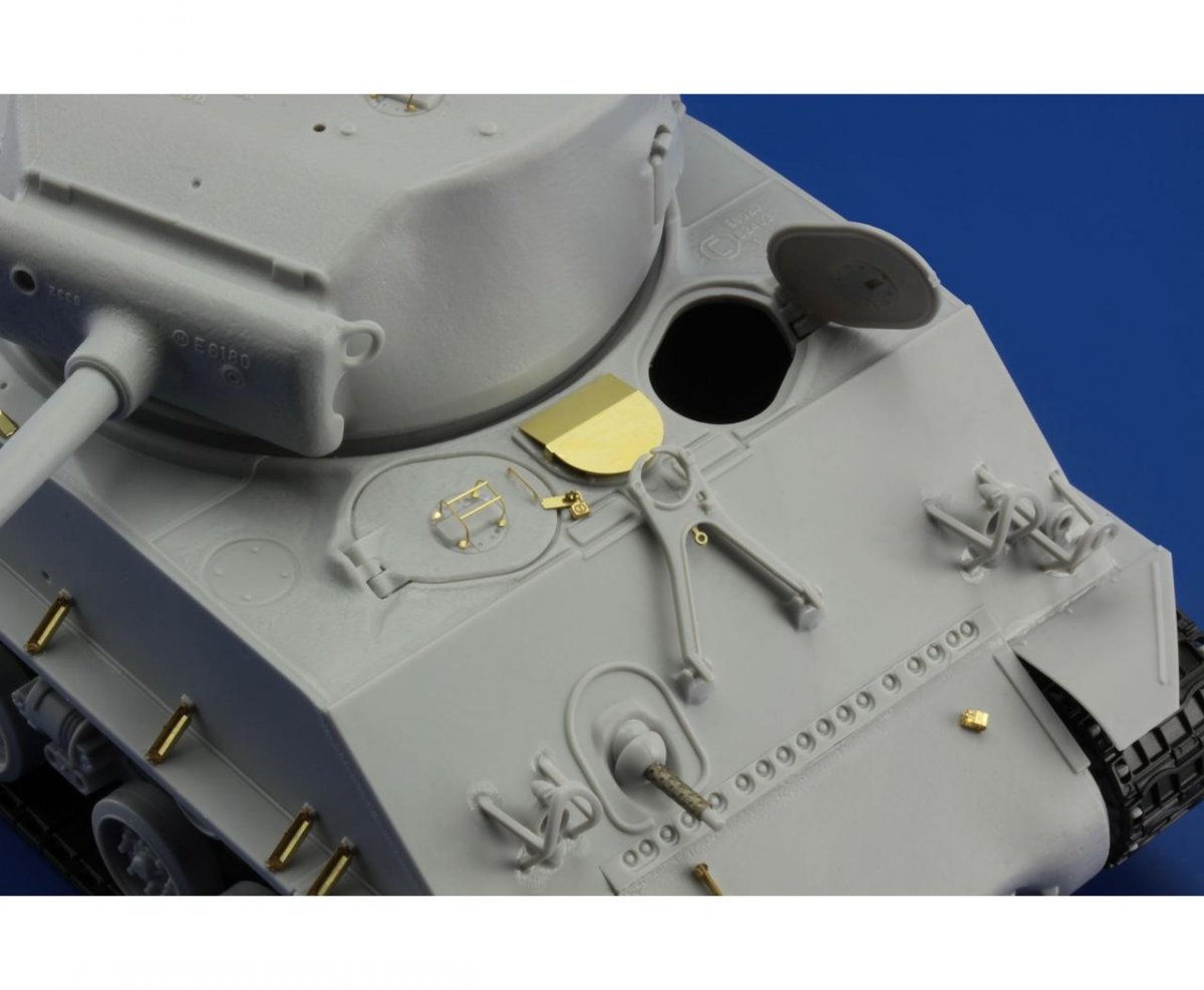 Eduard 36334 M4A3E8 TAMIYA 1/35 – image 6