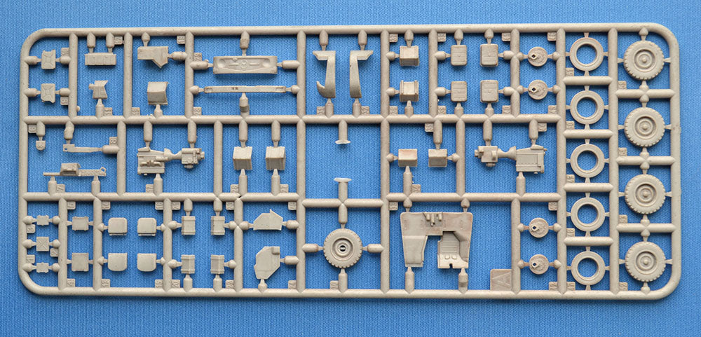 ACE 72469 Unimog S 404 Krankenwagen 1/72 – zdjęcie 6