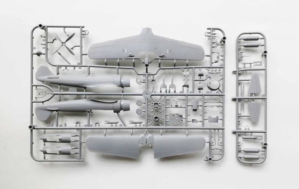 Arma Hobby 70052 Nakajima Ki-84 Hayate Model Kit 1/72 – imagen 4