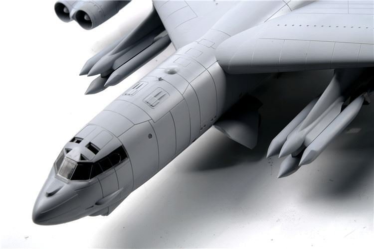 Modelcollect UA72200 B-52H U.S. Stratofortress strategic Bomber 1/72 – imagen 9