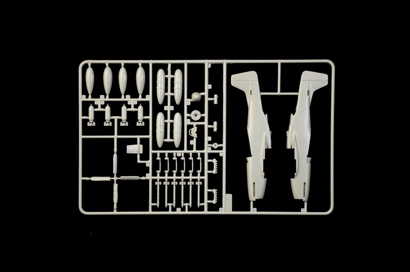 Italeri 1452 North American F-51D Mustang Guerre de Corée 1/72 – image 5