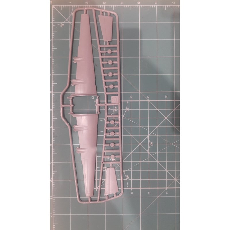 Big Model 1440033 IL-18V Berline 1/144 – zdjęcie 3