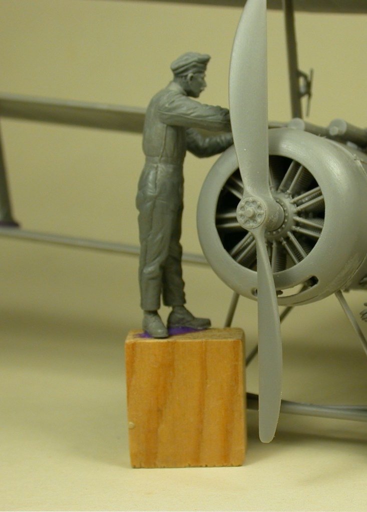 Copper State Models F32-025 RFC Air Mechanic repairing 1/32 – imagen 2