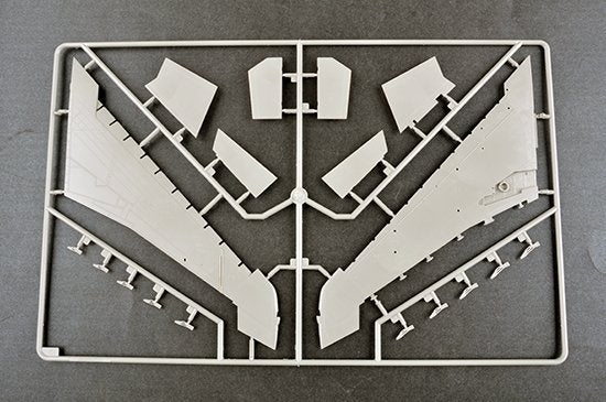 Trumpeter 02246 F-100F Super Saber 1/32 – image 12