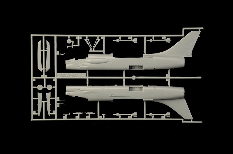Italeri 1456 F-8E Crusader 1/72 – image 4