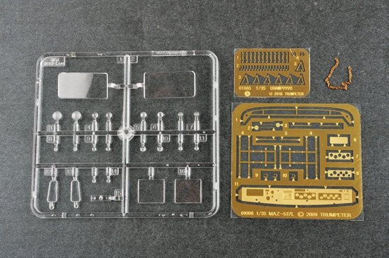 Trumpeter 01065 MAZ-537G Late Production type with ChMZAP-9990 semi-trailer 1/35 – imagen 17