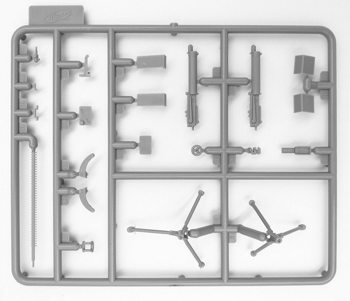 ICM 35670 Model T RNAS Armoured Car with WWI British Tank Crew 1/35 – immagine 6