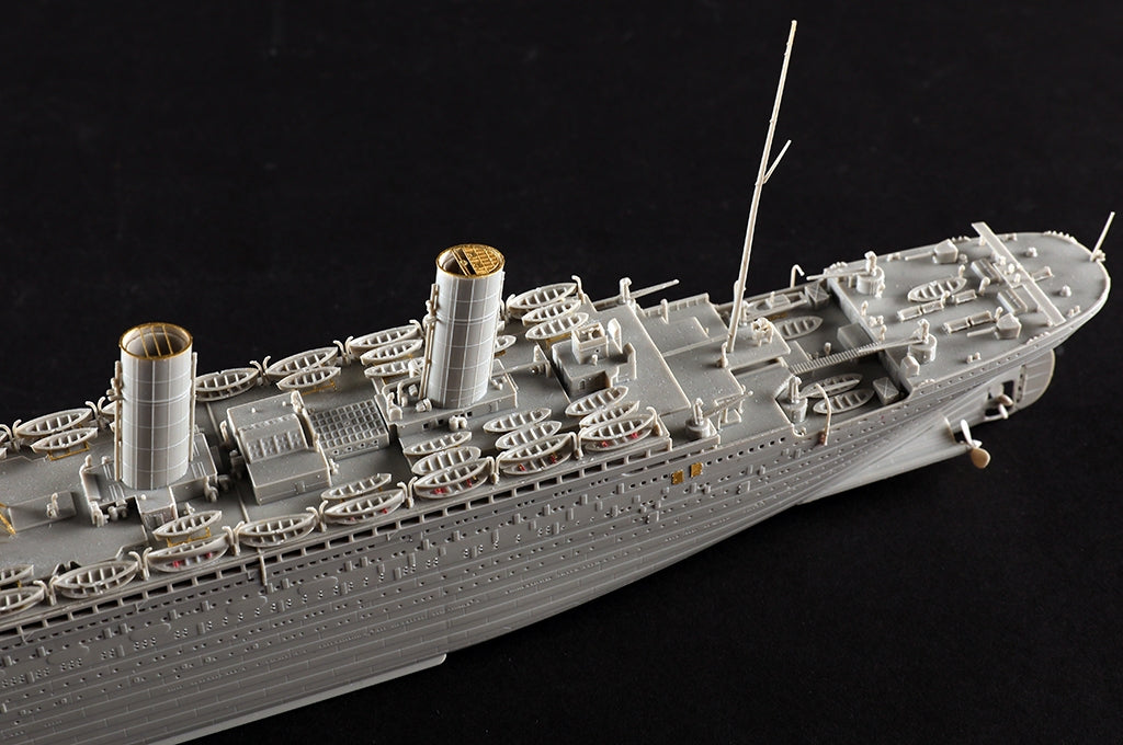Hobby Boss 83421 Olympique 1/700  – image 14