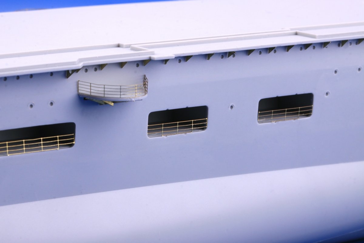 Eduard 53205 DKM Graf Zeppelin pt.2 railings TRUMPETER 1/350 – imagen 4