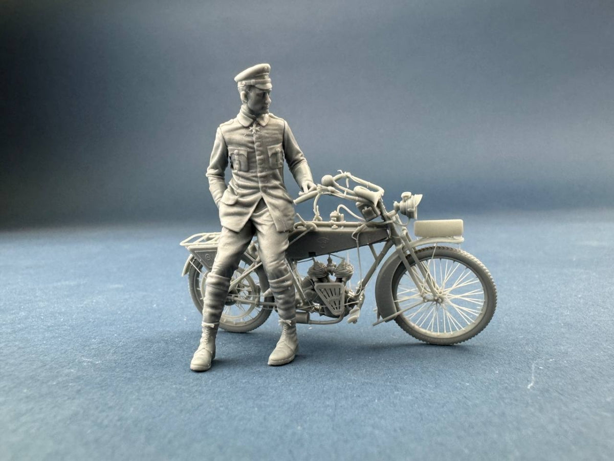 Copper State Models F35-055 Werner Voss posing with a motorcycle ( Motorcycle not included) 1/35 – immagine 2
