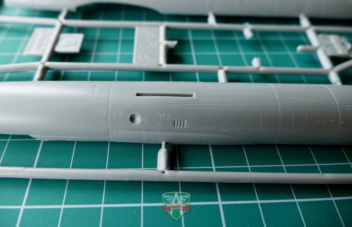 Modelsvit 72010 Mikoyan I-3U(I-420) Soviet interceptor 1/72 – image 6