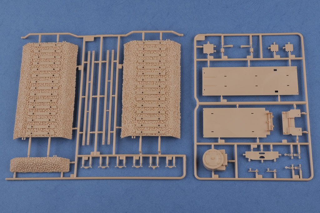 Hobby Boss 82922 German Panzerlok BR57 Armoured Locomotive 1//72 – Bild 5