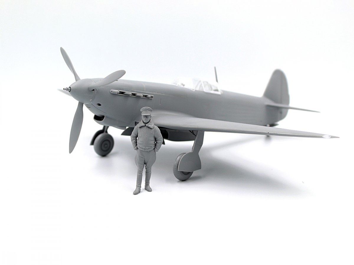 ICM 32092 Normandie-Niémen. Plane of Marcel Lefevre (Yak-9T with Marcel Lefevre figure) 1/32 – imagen 6
