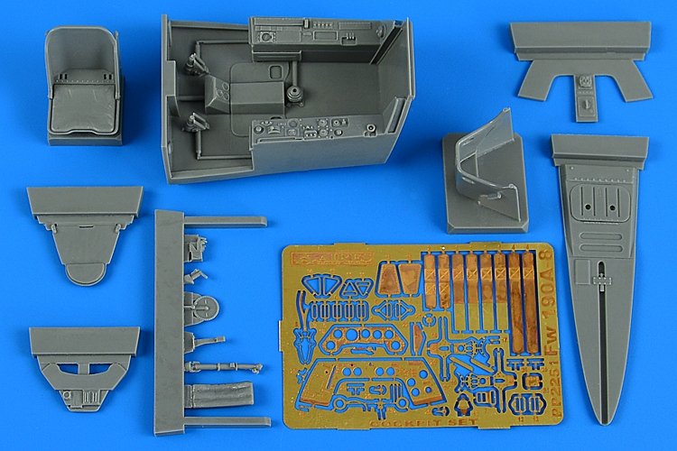 Aires 2251 Fw 190A-8 cockpit set 1/32 REVELL