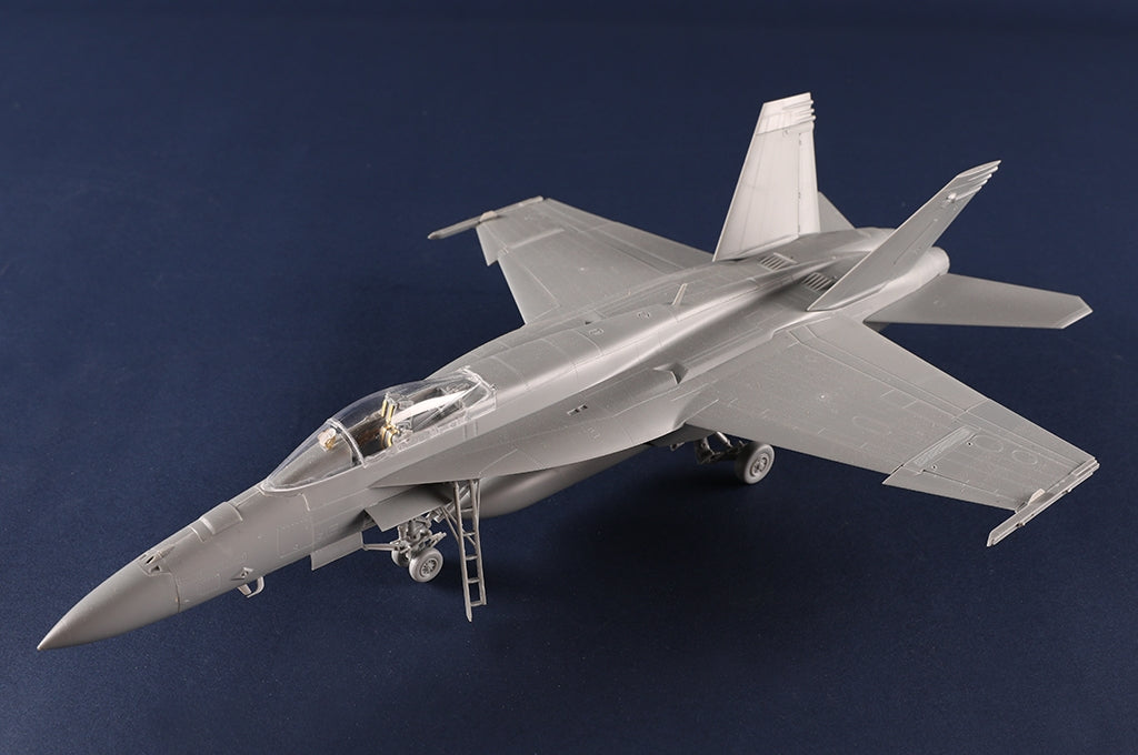 Hobby Boss 85818 F/A-18E Super Hornet VFC-12 1/48 – Bild 9