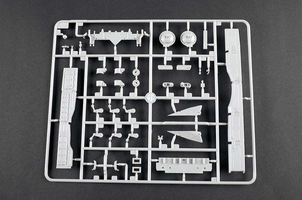 Trumpeter 09603 T-72M MBT 1/35 – image 8