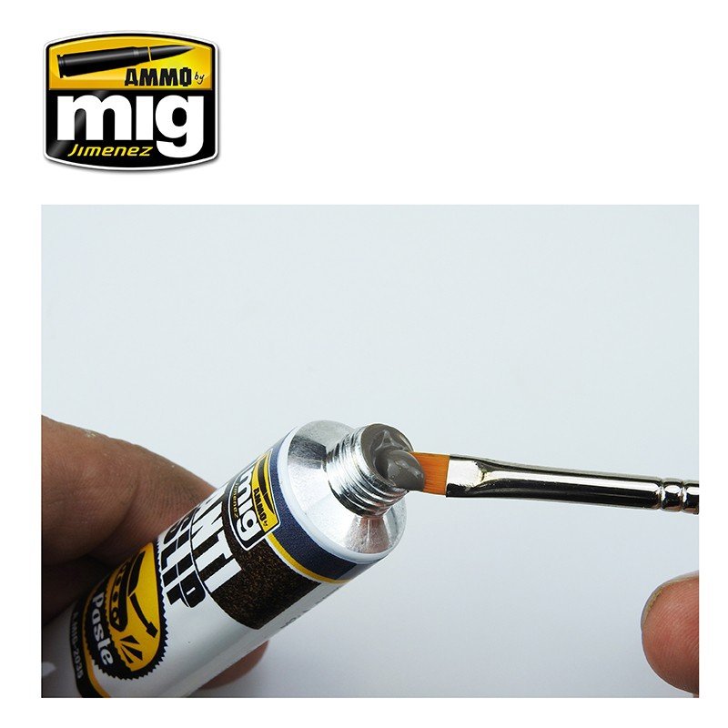 Pâte antidérapante Ammo of Mig 2035 - Couleur marron pour maquettes au 1/35 – image 8
