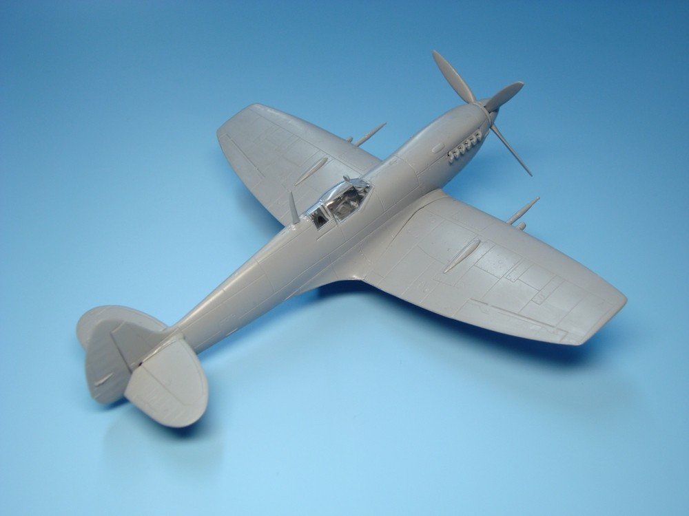 AZ Model AZ7380 Spitfire Mk.VIII RAAF 1/72 – zdjęcie 12