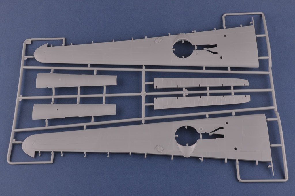 Hobby Boss 83211 B-24J Liberator 1/32 – immagine 6