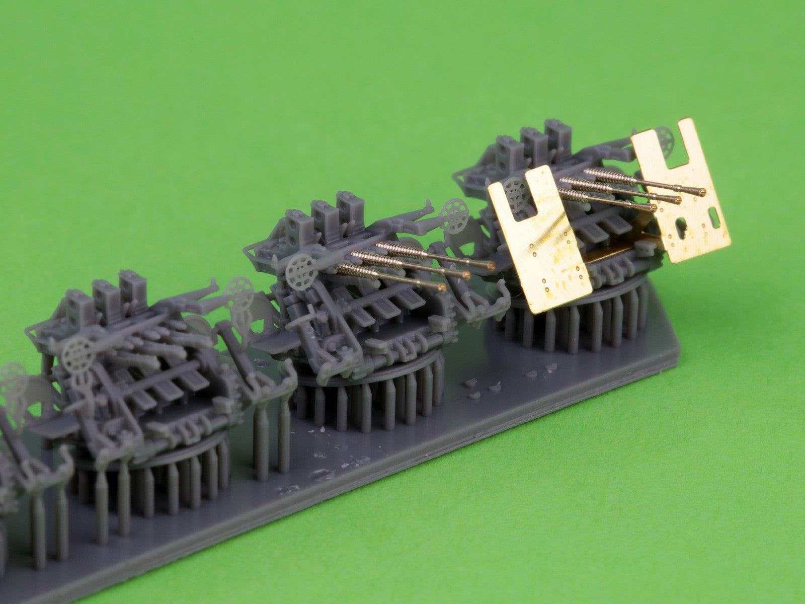 Master SM-200-013 IJN Type 96 25mm - POTRÓJNA podstawa - wczesna z celownikiem pierścieniowym (4 szt.) 1/200 – Bild 5