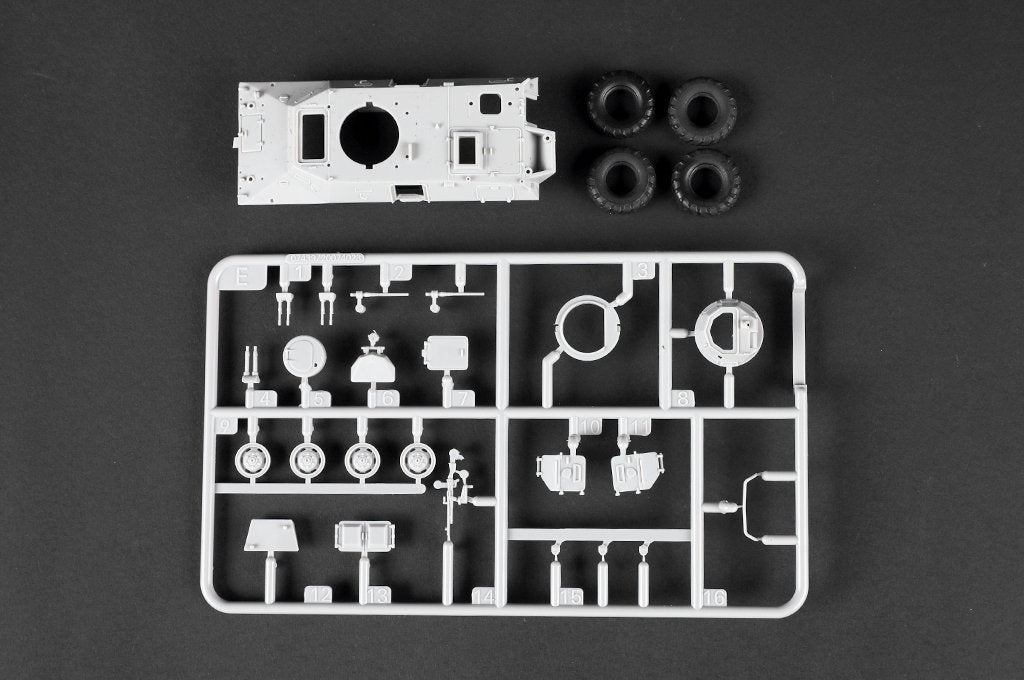 Trumpeter 07439 M706 Commando Armored Car in Vietnam 1/72 – imagen 6