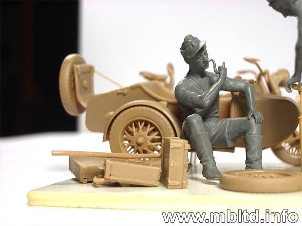 Master Box 3560 Équipe de réparation de motos allemandes (1/35) – image 14