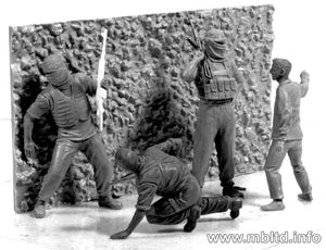 Master Box 3576 Iraq kit 2 (Iraqian insurgents) 1/35 – imagen 9