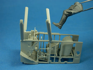 Figurine Copper State Models F32-039 : Pilote RFC assis en blouson de cuir, échelle 1/32 – image 7