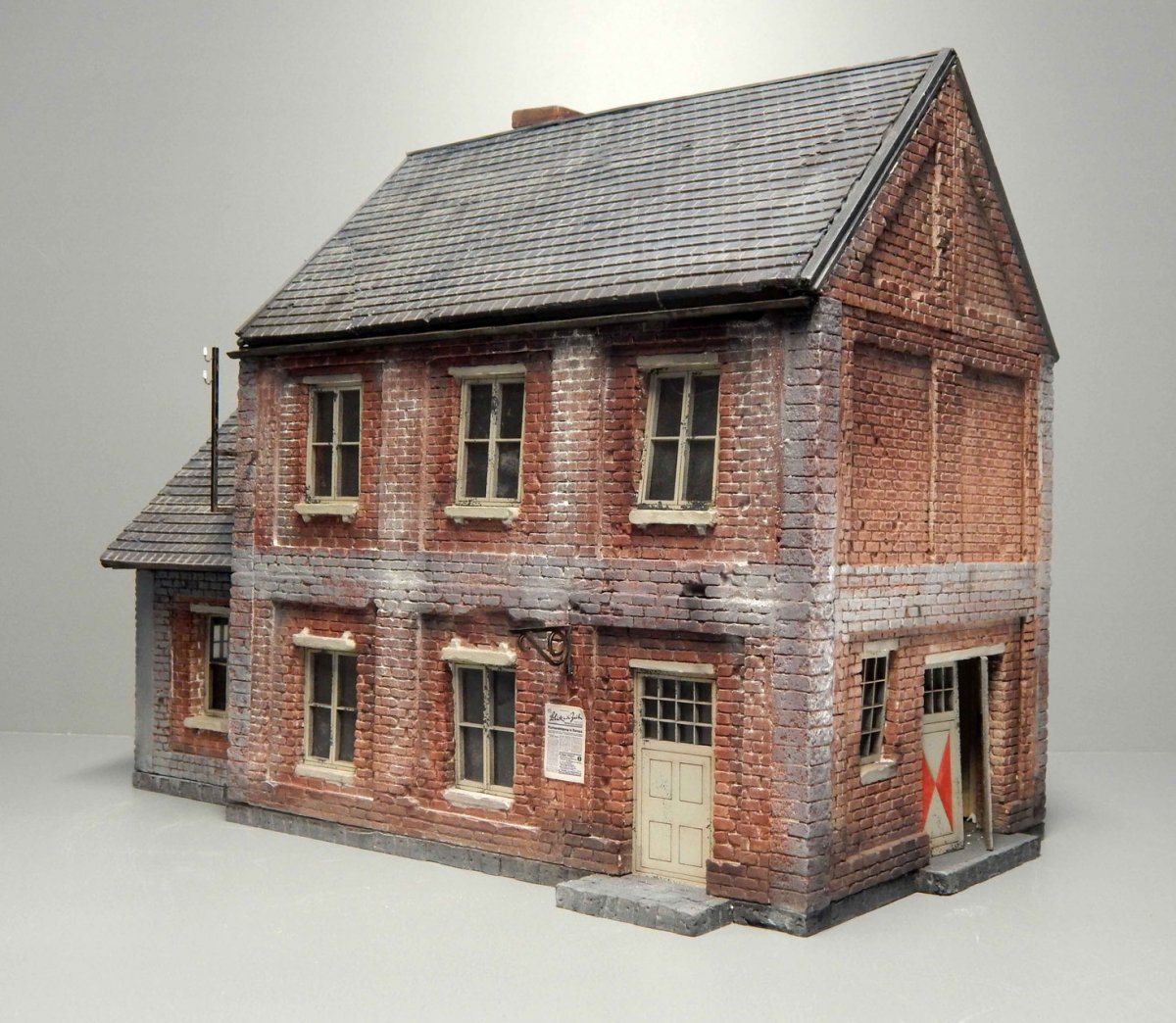 RT-Diorama 35210 Town House (Modular System) 1/35 – zdjęcie 9