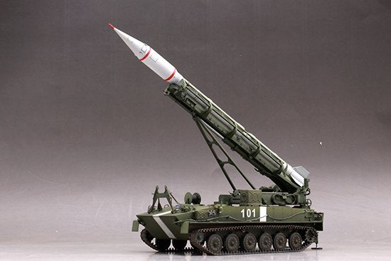 Trumpeter 09545 2P16 Launcher with Missile of 2k6 Luna (FROG-5) 1/35 – imagen 7