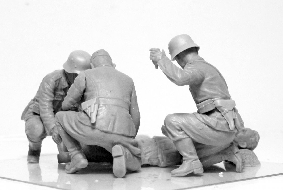 ICM 35620 Personnel médical militaire allemand de la Seconde Guerre mondiale, échelle 1/35 – image 4