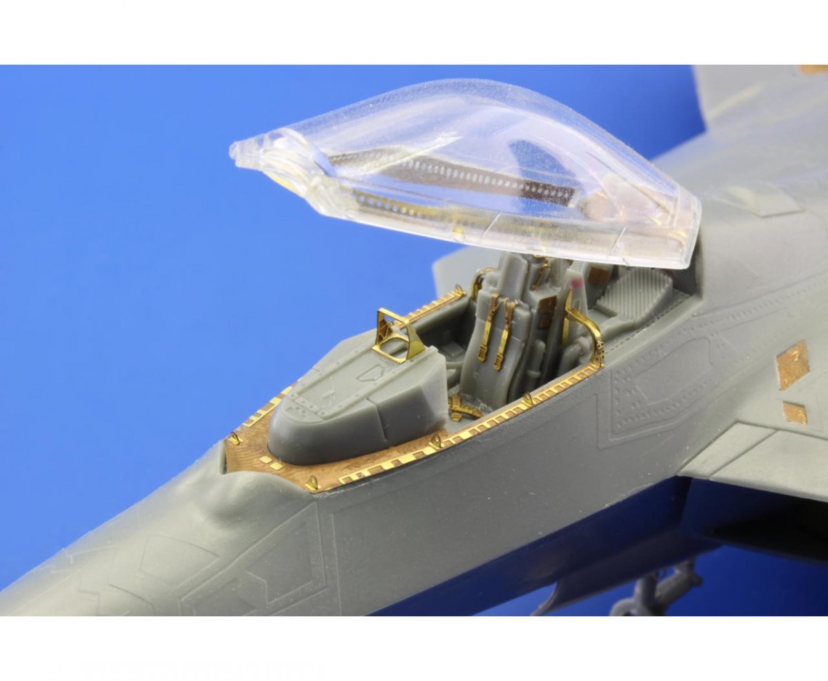 Eduard 73379 F-22 S. A. 1/72 FUJIMI – zdjęcie 3