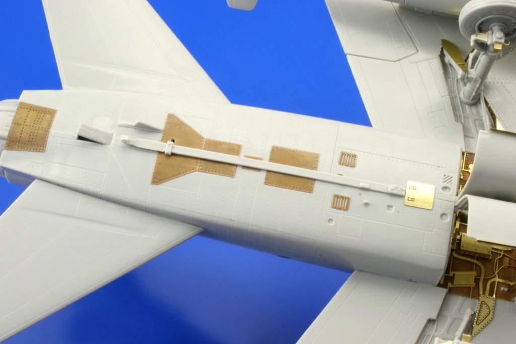 Eduard 48660 F-100D exterior 1/48 Trumpeter – imagen 12