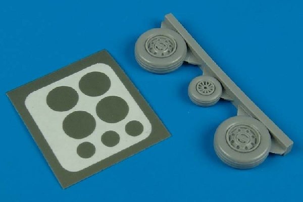 Aires 7240 F-105 Thunderchief wheels &amp; paint masks 1/72 TRUMPETER