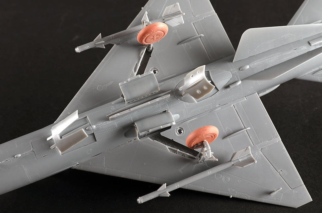 Trumpeter 02825 JJ-7A Trainer 1/48 – imagen 10