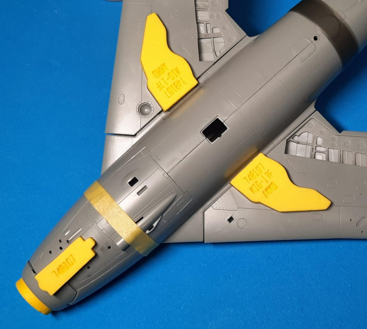 Omask 748107 Mig-17F wheel bay plugs (for Ammo) 1/48 – imagen 2