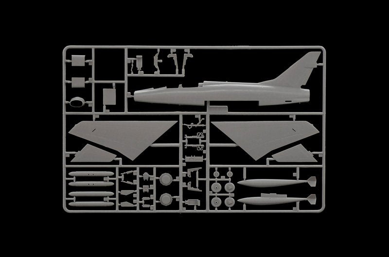 Italeri 1398 F-100F SUPER SABRE 1/72 – imagen 2