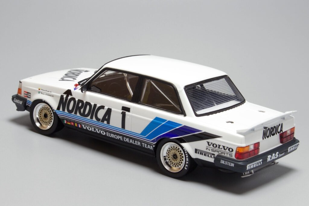 NuNu PN24013 Volvo 240 Turbo &amp;#39;86 ETCC Hockenheim Winner 1/24 – imagen 4