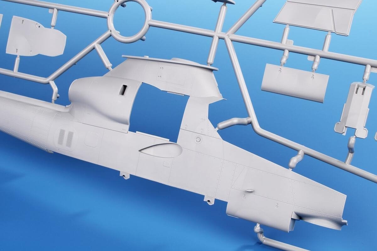 Special Hobby 32086 Cobra ‘Marines/US Navy’ Hi-Tech Kit 1/32 – Bild 6