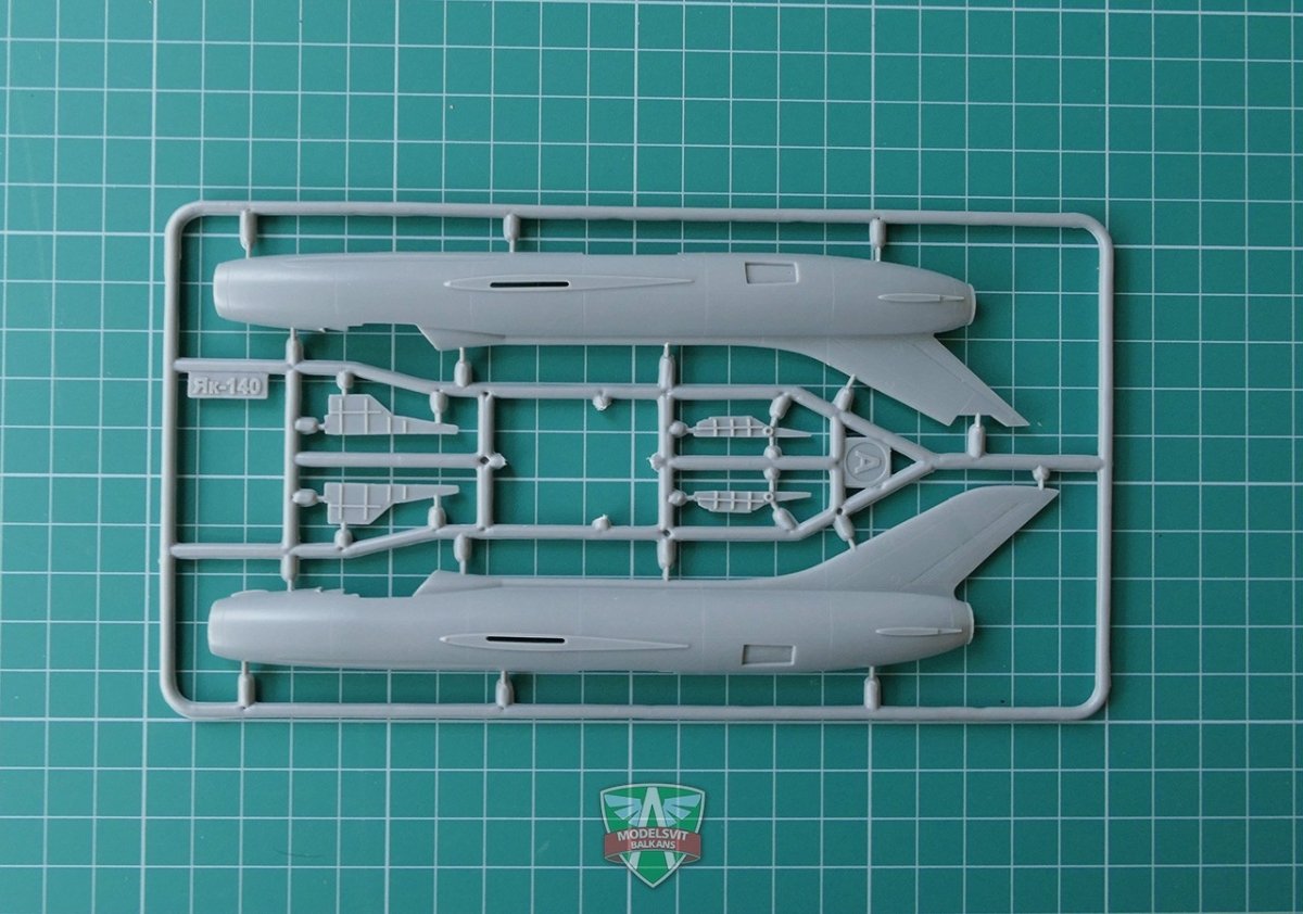 Modelsvit 72031 Yak-140 Prototype 1/72 – imagen 6