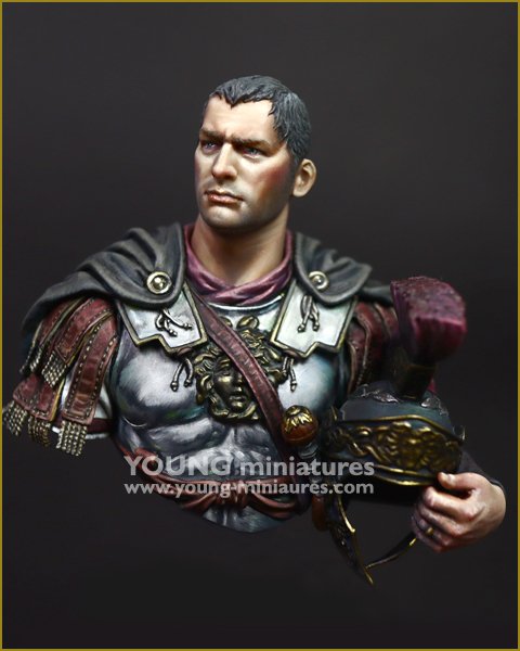 Young Miniatures YH1868 Officier romain 1/10