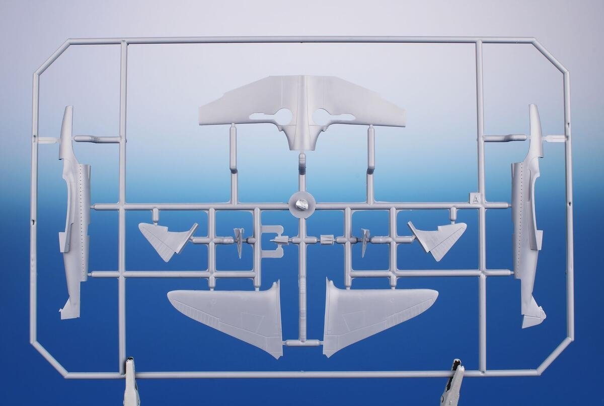 Special Hobby 72457 Bugatti 100 ‘French Racer Plane’ 1/72 – immagine 3