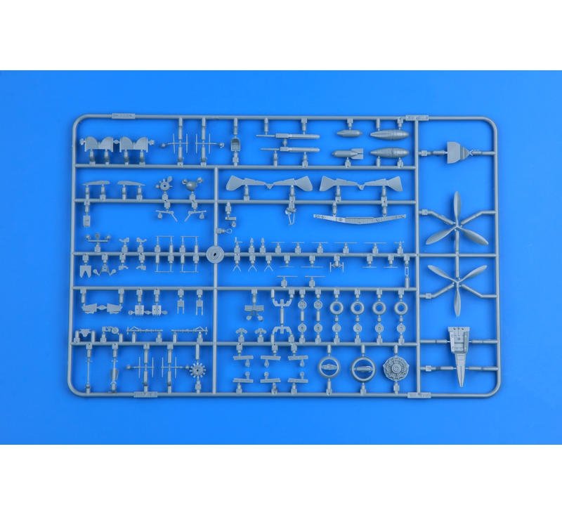 Eduard 7443 Fw 190A-8 w/ universal wings 1/72 – immagine 5