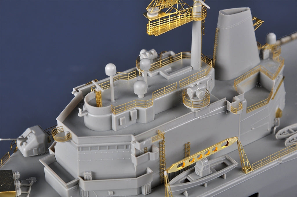 Trumpeter 05635 French Navy Helicopter Cruiser Jeanne dArc 2008 1/350 – immagine 11